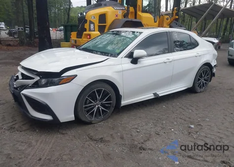 2023 Toyota Camry Se Awd z USA, uszkodzony, nr VIN 4T1G11BK5PU104580